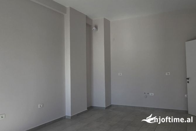 📢Jepet me Qira Apartament 1+1 per Zyre me Sip: 75 m2🔑