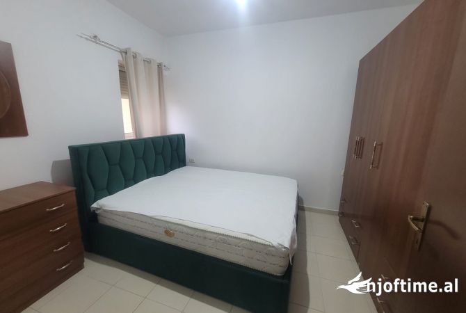 Shtepi me qera Apartament ne Tirane, 1+1, Mobilimi E mobiluar, Pagesa 430  Euro.