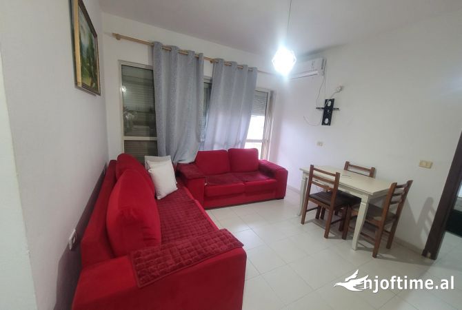 Shtepi me qera Apartament ne Tirane, 1+1, Mobilimi E mobiluar, Pagesa 430  Euro.