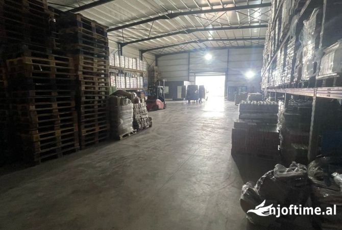 Ambient biznesi me qera 4+1 ne Tirane - 2,000 Euro