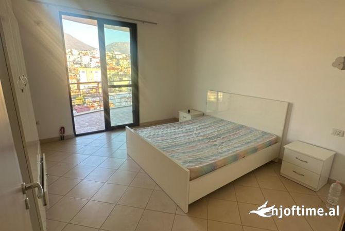 Shtepi ne shitje Apartament ne Tirane, 2+1, Mobilimi E mobiluar, Pagesa 150,000  Euro.