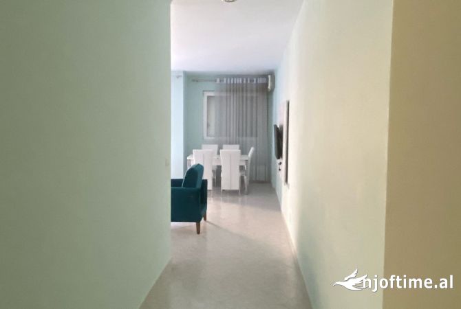 Shtepi ne shitje Apartament ne Vlore, 2+1, Mobilimi E mobiluar, Pagesa 186,450  Euro.