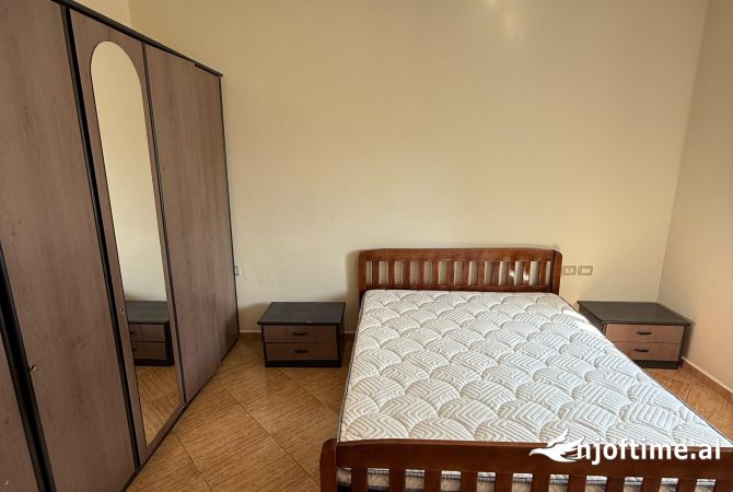 Shtepi me qera Apartament ne Tirane, 2+1, Mobilimi E mobiluar, Pagesa 650  Euro.