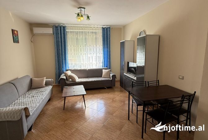 Shtepi me qera 2+1 ne Tirane - 650 Euro