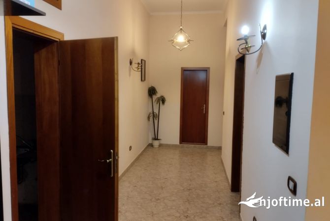 Shtepi me qera 3+1 ne Tirane - 550 Euro