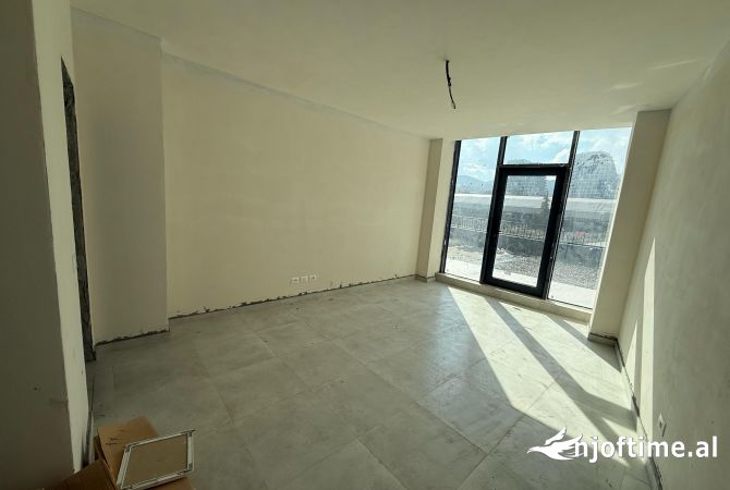 Ambient biznesi me qera 3+1 ne Tirane - 700 Euro