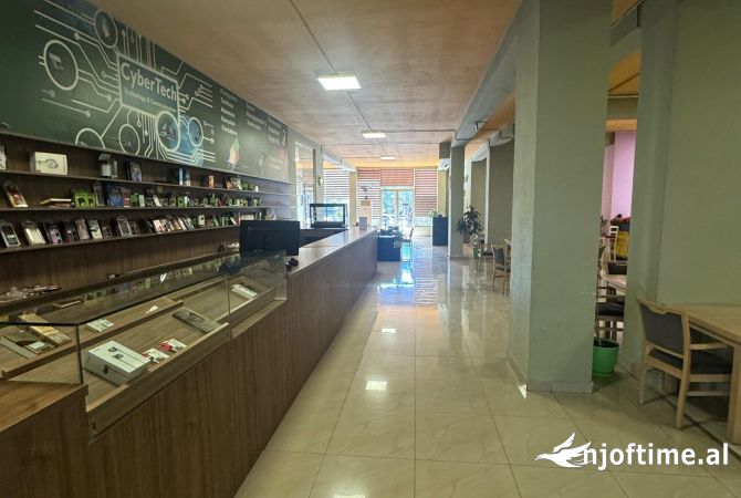 Ambient biznesi me qera 2+1 ne Tirane - 2,000 Euro