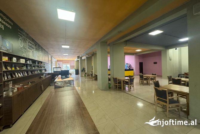 Ambient biznesi me qera 2+1 ne Tirane - 2,000 Euro