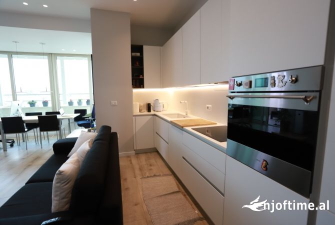 Shtepi me qera Apartament ne Tirane, 2+1, Mobilimi E mobiluar, Pagesa 1,000  Euro.