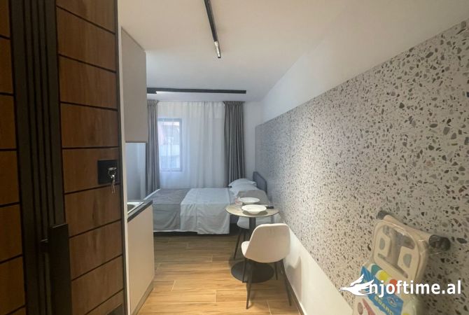 Shtepi ne shitje Apartament ne Tirane, Garsoniere, Mobilimi E mobiluar, Pagesa 330,000  Euro.