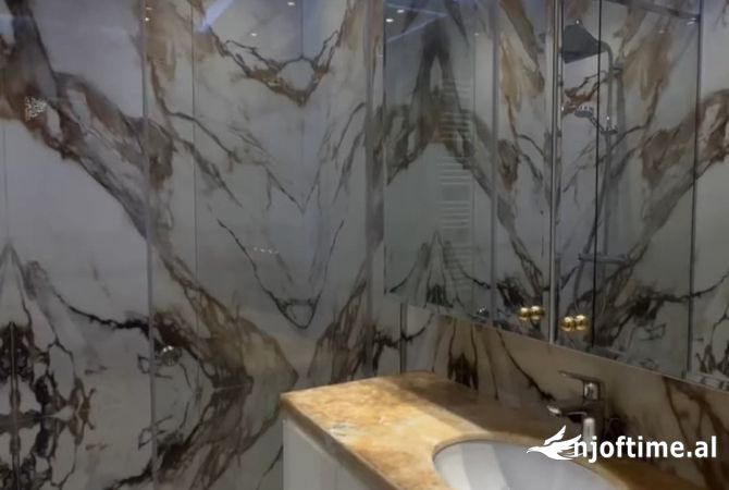 Shtepi me qera Apartament ne Tirane, 3+1, Mobilimi E mobiluar, Pagesa 1,600  Euro.