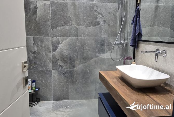 Shtepi me qera Apartament ne Tirane, 1+1, Mobilimi E mobiluar, Pagesa 900  Euro.