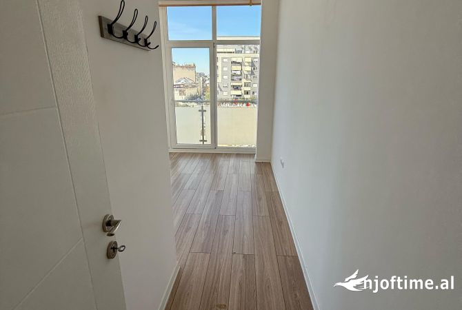 Ambient biznesi me qera 3+1 ne Tirane - 1,500 Euro