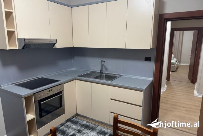Shtepi me qera Apartament ne Tirane, 1+1, Mobilimi E mobiluar, Pagesa 550  Euro.