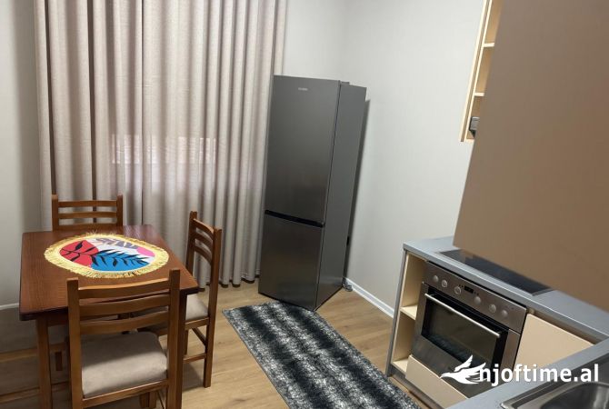 Shtepi me qera Apartament ne Tirane, 1+1, Mobilimi E mobiluar, Pagesa 550  Euro.
