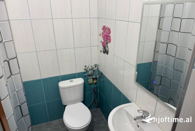 Shtepi me qera Apartament ne Tirane, 1+1, Mobilimi E mobiluar, Pagesa 550  Euro.