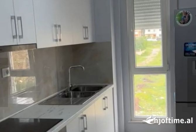 Shtepi ne shitje Apartament ne Tirane, 1+1, Mobilimi E mobiluar, Pagesa 95,000  Euro.