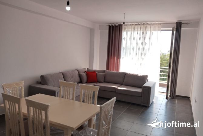 Shtepi me qera 2+1 ne Tirane - 400 Euro