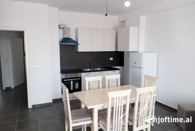 Shtepi me qera 2+1 ne Tirane - 400 Euro