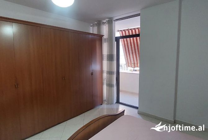 Shtepi me qera Apartament ne Tirane, 1+1, Mobilimi E mobiluar, Pagesa 500  Euro.