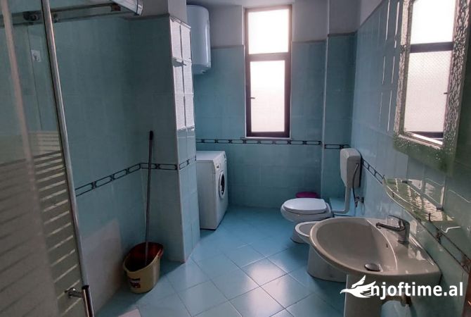 Shtepi me qera Apartament ne Tirane, 1+1, Mobilimi E mobiluar, Pagesa 500  Euro.