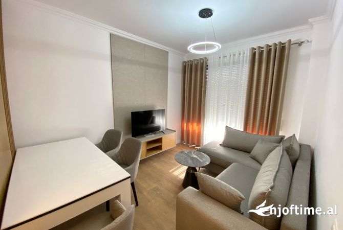 Shtepi me qera Apartament ne Tirane, 2+1, Mobilimi E mobiluar, Pagesa 750  Euro.