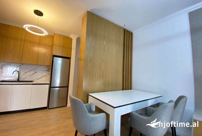 Shtepi me qera Apartament ne Tirane, 2+1, Mobilimi E mobiluar, Pagesa 750  Euro.
