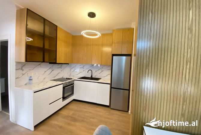 Shtepi me qera 2+1 ne Tirane - 750 Euro