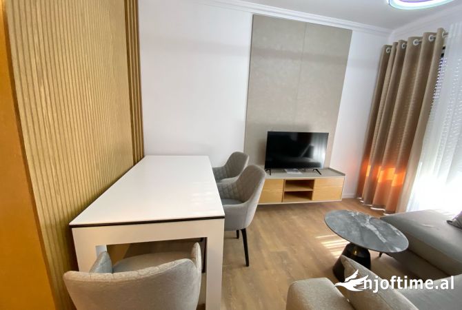 Shtepi me qera Apartament ne Tirane, 2+1, Mobilimi E mobiluar, Pagesa 750  Euro.