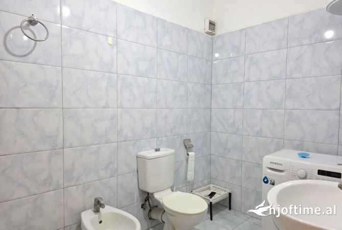 Shtepi ne shitje Apartament ne Tirane, 1+1, Mobilimi E mobiluar, Pagesa 95,000  Euro.