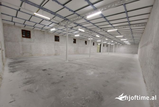 Ambient biznesi me qera 4+1 ne Tirane - 1,300 Euro