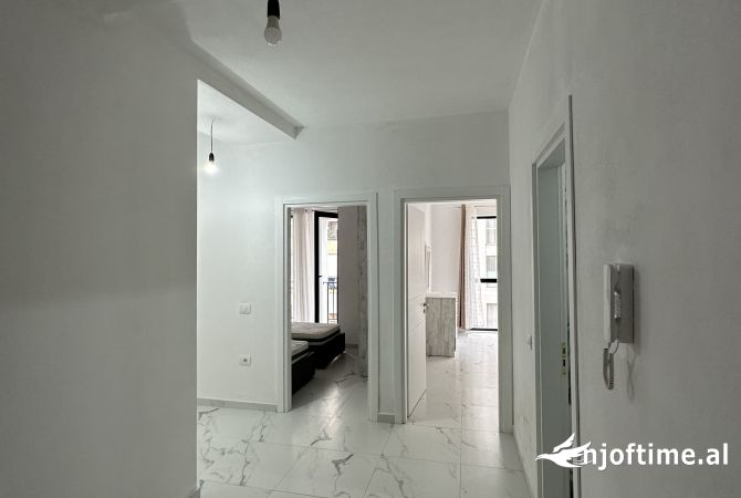 Shtepi me qera Apartament ne Tirane, 2+1, Mobilimi E mobiluar, Pagesa 500  Euro.