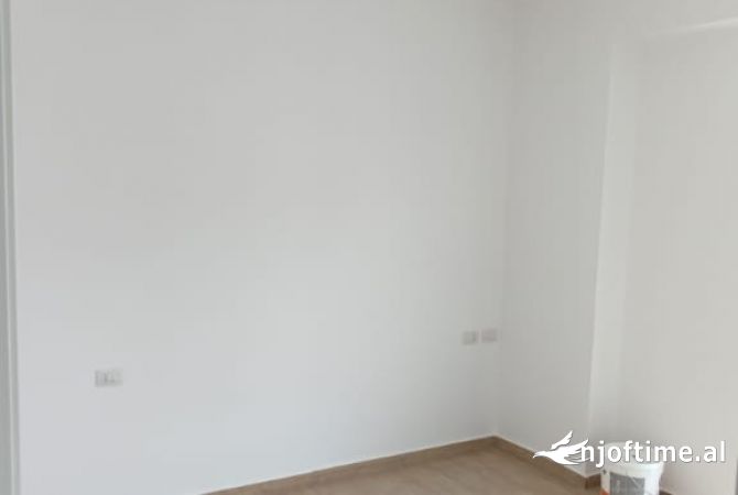 Shtepi ne shitje Apartament ne Lezhe, 1+1, Mobilimi Bosh, pa mobiluar, Pagesa 113,000  Euro.