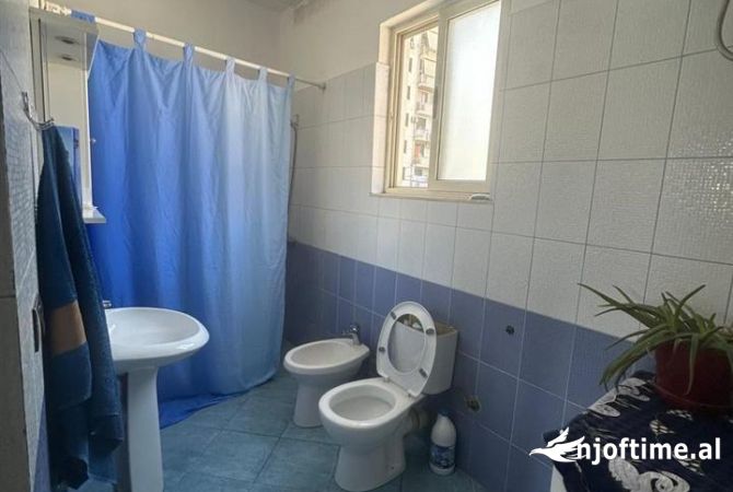 Shtepi ne shitje Shtepi Private ne Tirane, 2+1, Mobilimi E mobiluar, Pagesa 220,000  Euro.