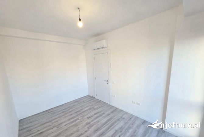 Ambient biznesi me qera 3+1 ne Tirane - 500 Euro