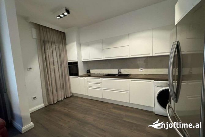Shtepi ne shitje Apartament ne Tirane, 2+1, Mobilimi Bosh, pa mobiluar, Pagesa 350,000  Euro.