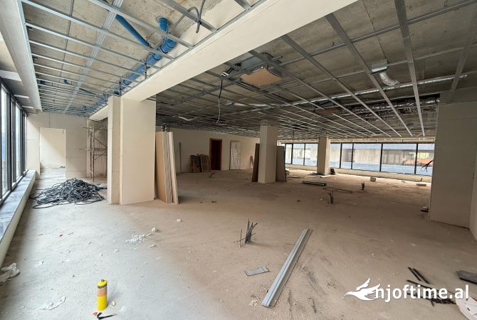 Ambient biznesi me qera 3+1 ne Tirane - 3,750 Euro