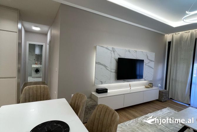 Shtepi me qera 2+1 ne Tirane - 800 Euro