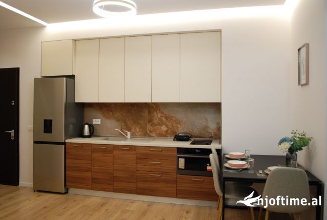 Shtepi me qera Apartament ne Tirane, 1+1, Mobilimi E mobiluar, Pagesa 1,500  Euro.