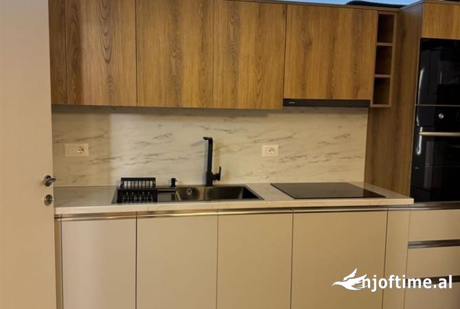 Shtepi me qera Apartament ne Tirane, 2+1, Mobilimi E mobiluar, Pagesa 700  Euro.