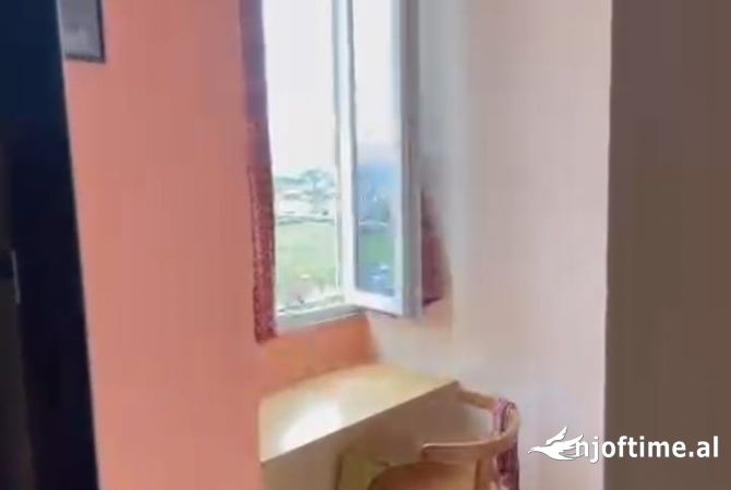 Shtepi ne shitje Apartament ne Tirane, 1+1, Mobilimi Pjeserisht e mobiluar, Pagesa 68,000  Euro.