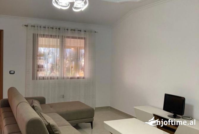 Shtepi me qera 2+1 ne Tirane - 500 Euro