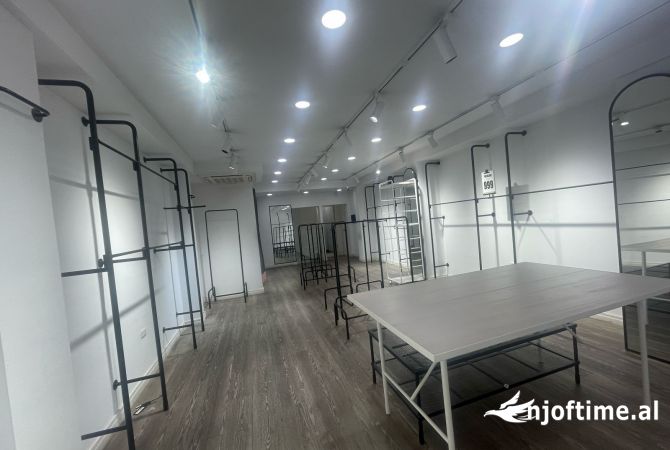 📣Jepet me qira dyqan te rruga Myslym Shyri; 160 m2🔑