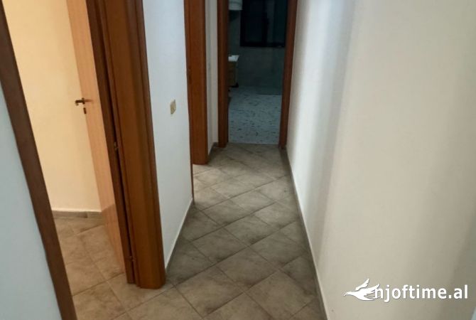 📣Jepet me qira zyre te rruga e Barrikadave; sip: 127 m2🔑