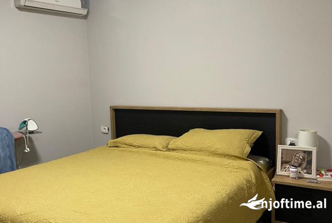 Shtepi me qera Apartament ne Tirane, 2+1, Mobilimi E mobiluar, Pagesa 800  Euro.