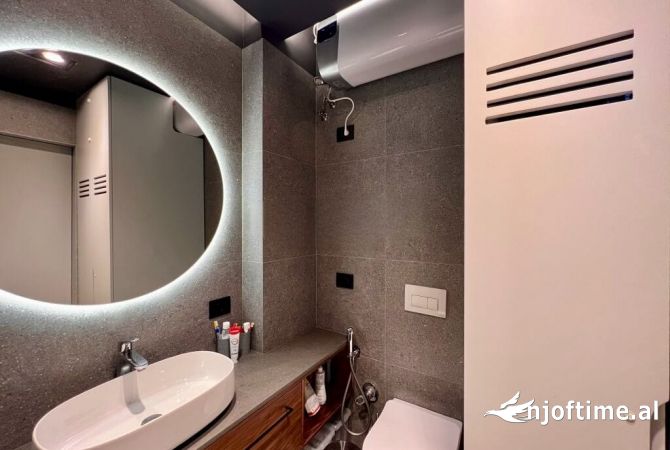 Shtepi ne shitje Apartament ne Tirane, 2+1, Mobilimi E mobiluar, Pagesa 255,000  Euro.