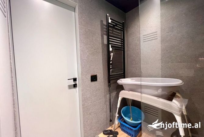 Shtepi ne shitje Apartament ne Tirane, 2+1, Mobilimi E mobiluar, Pagesa 255,000  Euro.