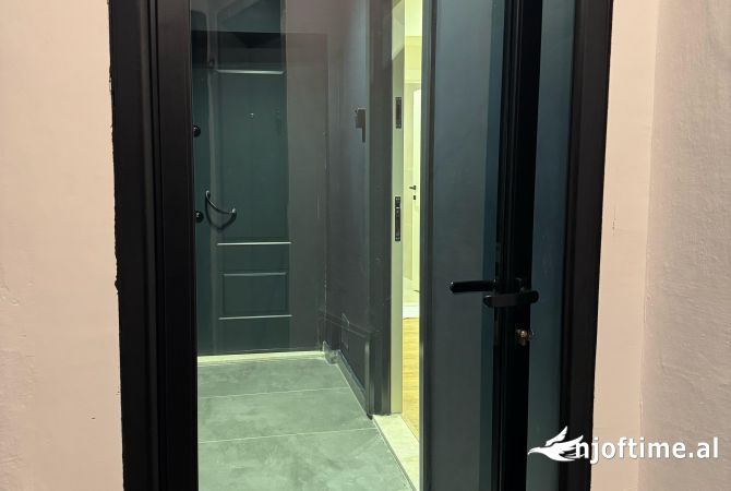 Shtepi ne shitje Apartament ne Tirane, 1+1, Mobilimi E mobiluar, Pagesa 184,000  Euro.