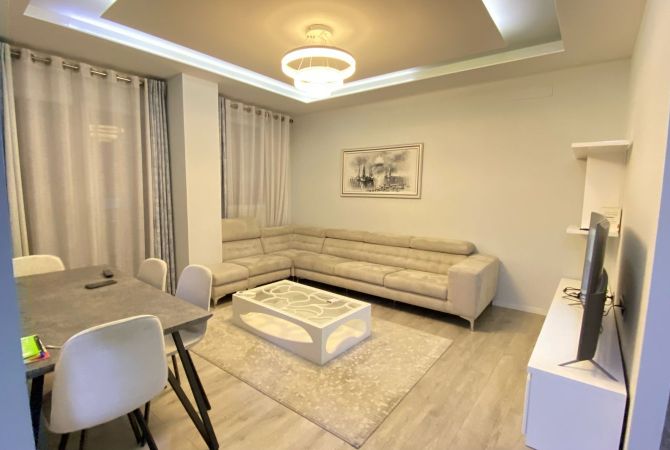 Shtepi me qera 2+1 ne Tirane - 900 Euro