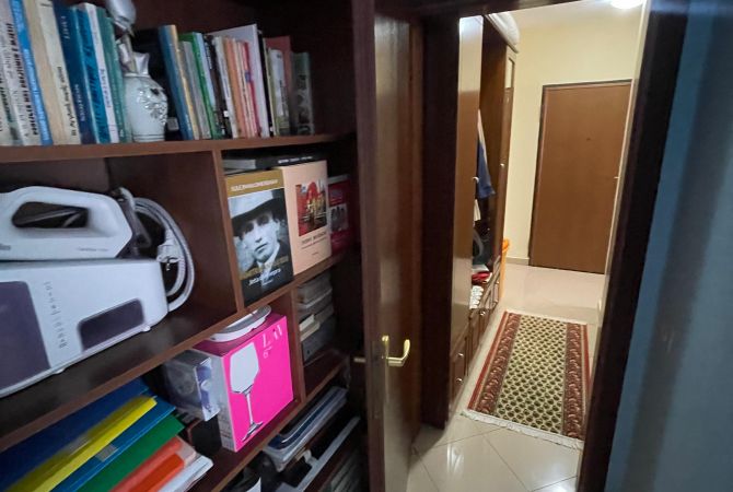 Shtepi ne shitje Apartament ne Tirane, 1+1, Mobilimi E mobiluar, Pagesa 220,000  Euro.